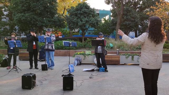 Harmonica Quartet of Street Musicians in Shanghai, China смотреть онлайн