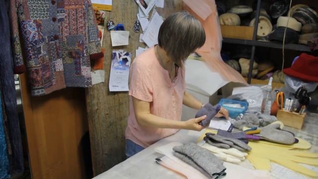 Валяем перчатки с Е.Найденовой. Необходимые материалы смотреть онлайн