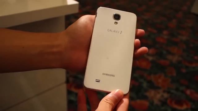 Samsung GALAXY J Hands on and Review смотреть онлайн