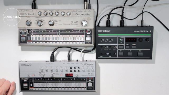 The Roland TR-06 Drumatrix drummachine in 21 minutes смотреть онлайн