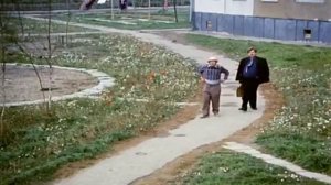 Афоня.  Гони рубль, родственник! Мне Афоня рубль должен!!