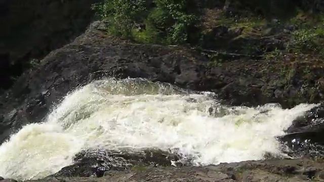 MVI_3397.AVI Карелия, Водопад Кивач, 2010 смотреть онлайн