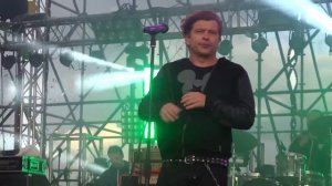 БИ2 -» Хипстер «Фестиваль ВКонтакте 2015 год 19 июля в парке 300-летия Санкт-Петербурга.
