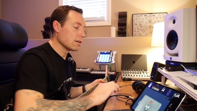 How to use iPad and iRig2 as Live Guitar Rig смотреть онлайн