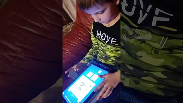 Сын считает. В школу ещё не ходит. смотреть онлайн