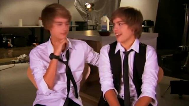 Cole and Dylan Sprouse смотреть онлайн