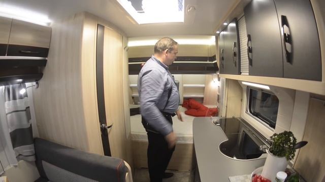 Не дорогой высокопроходимый Дом на колесах с тепловой подушкой у входа.Hobby De Luxe Edition 440 SF смотреть онлайн