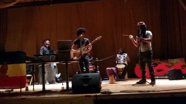meu berimbau capoeira music Sonora Albaricoque смотреть онлайн