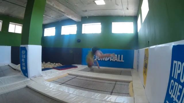Jumphall_double Roll