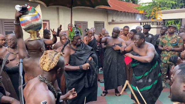 Otumfuo performs the burial rites of an Asante Royal смотреть онлайн