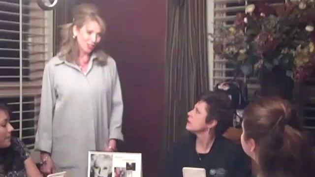 SuzAnne's roll up close part 1 смотреть онлайн