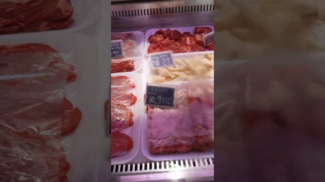 Цены.Мясо только охлаждённое и свежеприготовленные  полуфабрикаты.