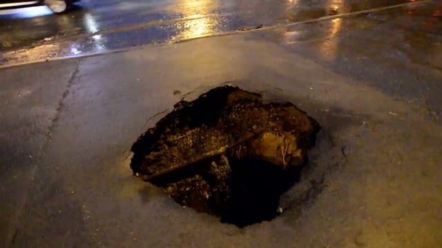 Люк провалился во время ливня, День1, Екатеринбург смотреть онлайн
