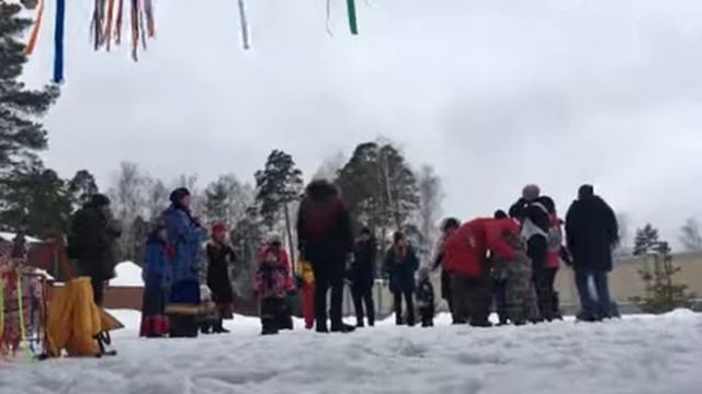 Игра "Ходит Ваня посреди кружочка" смотреть онлайн