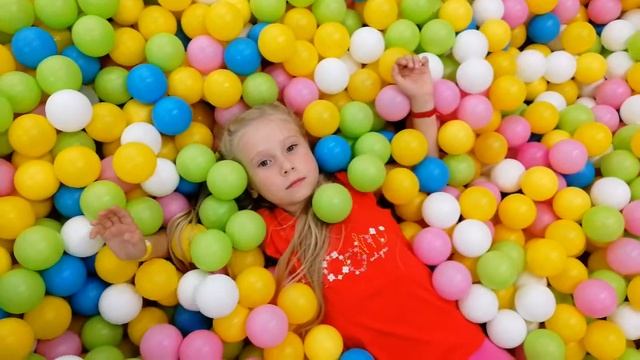 Настя и Дима на детской площадке смотреть онлайн