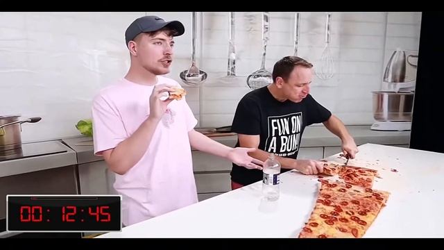 Я съел САМЫЙ БОЛЬШОЙ кусок пиццы в мире! (Реакция на MrBeast На Русском) смотреть онлайн