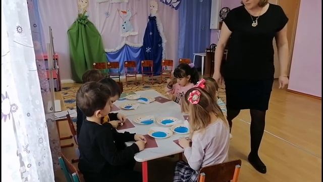 Интегрированная НОД по лепке с детьми средней подгруппы "Снежинка" воспитателя Поповой Т.А. смотреть онлайн