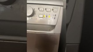 Мигает 3 и 9!что это может быть ? Hotpoint-Ariston LSF 7237