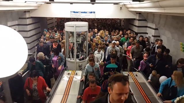 Коллапс на станции Парк Победы 9 мая смотреть онлайн