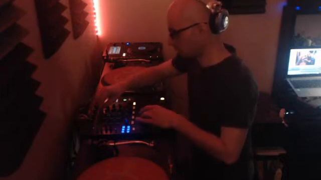 ROUCHOS - Techno, DJ Set, April 30, 2022 (Mostly Techno DJ Sets and Livestreams) смотреть онлайн