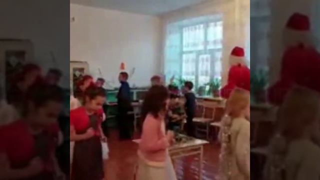 Поздравление от начальной школы КГУ "Фурмановская средняя школа" с 2022 годом смотреть онлайн