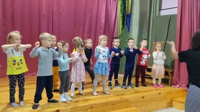 Театральное занятие с детьми 3-4 г. в "Кукляндии" . Пальчиковая гимнастика и игры. смотреть онлайн