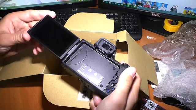 Розпаковка Canon EOS M50 Mark II смотреть онлайн