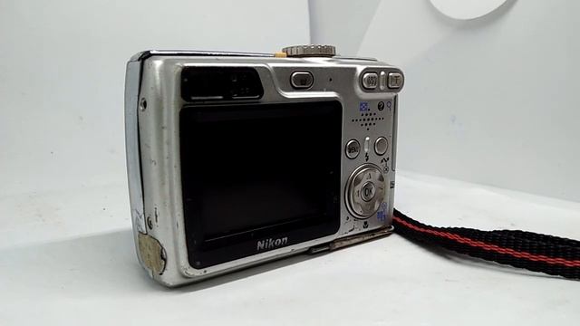 Kamera Nikon Coolpix 5900 смотреть онлайн