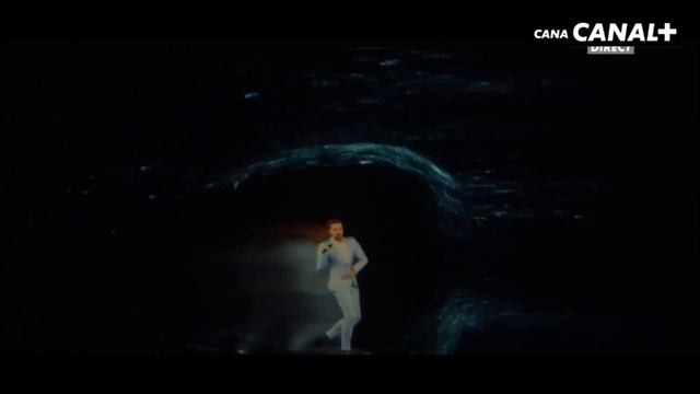 Liam Payne Performing 