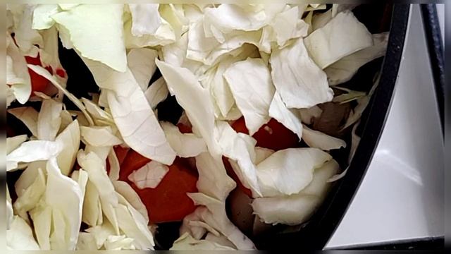 ЖАРЕНЫЕ ПЕЛЬМЕНИ СО СВЁКЛОЙ И КАПУСТОЙ.ТАКОЕ СТОИТ ПОПРОБОВАТЬ смотреть онлайн