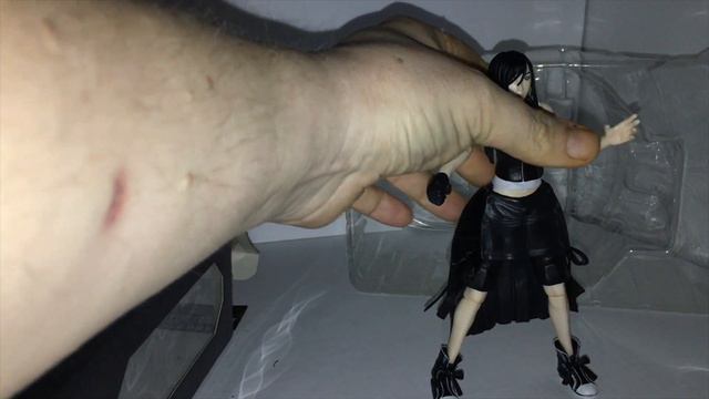 Tifa Lockheart Final Fantasy VII Advent Children Play Arts Figure Unboxing/Review смотреть онлайн