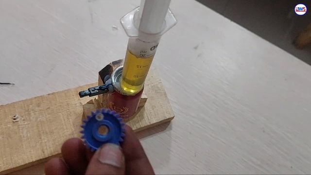 Deisel engine बनाओ घर पर |how to make a diesel engine model at home | mini diesel engine from wood смотреть онлайн