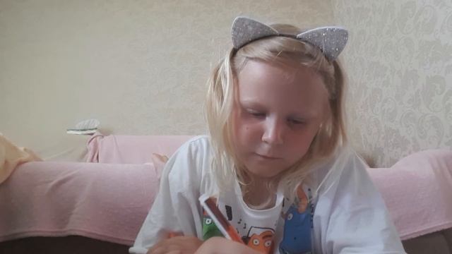 Виде про рисование, у менч есть таланты? смотреть онлайн