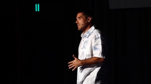 Ho'ōla Hou i Ka ʻĀina, Pili ana nā Kaiāulu: Scott Fisher at TEDxHonolulu смотреть онлайн