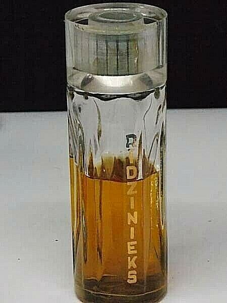 Одеколон Рижанин дзинтарс-производился в СССР.