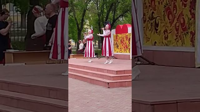 пополам обиды, пополам печали