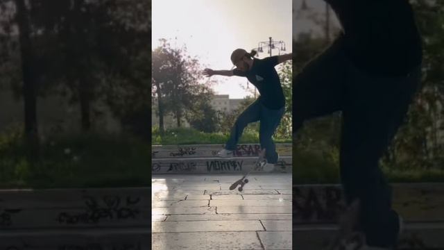 This spot is amazing! Full video coming soon! #skate #skateboard #milano #streetskate смотреть онлайн
