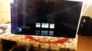 Ребенок пультом треснул экран телевизора Samsung UE55F8000AT