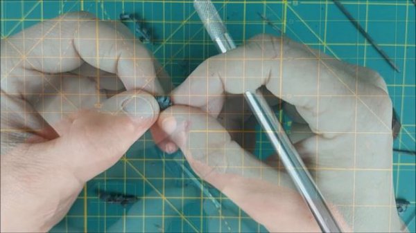 How to Kitbash / Convert a Female Tech Priest Dominus