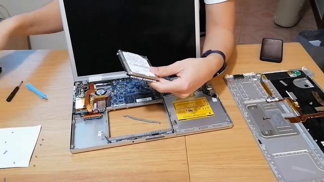 Macbook Pro 2008 Disassembly 2gb Core2duo