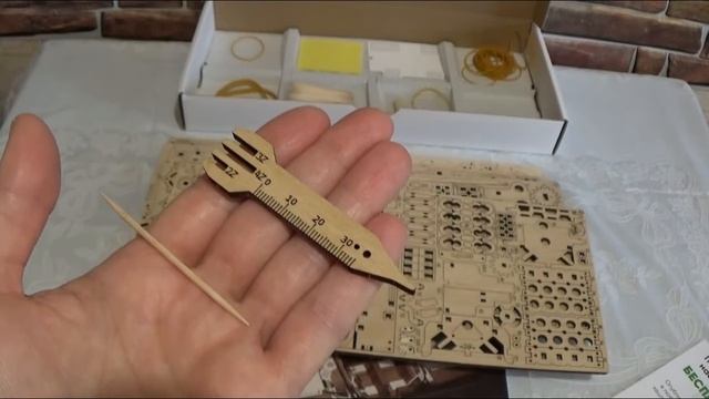 Шикарный подарок мужчине Кабриолет Мечты VM-05 UGEARS Механическая деревянная сборная модель НОВИНКА смотреть онлайн