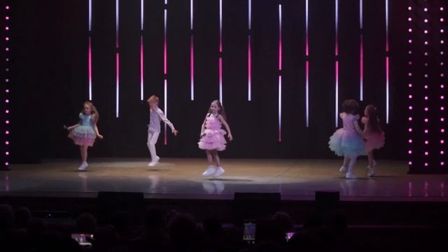 Манго – «LOVE» смотреть онлайн