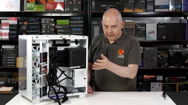 NZXT H9 Flow - Look At The Glass On That