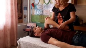 Гавайский массаж Lomi Lomi Nui - растяжки рук в Гавайском массаже