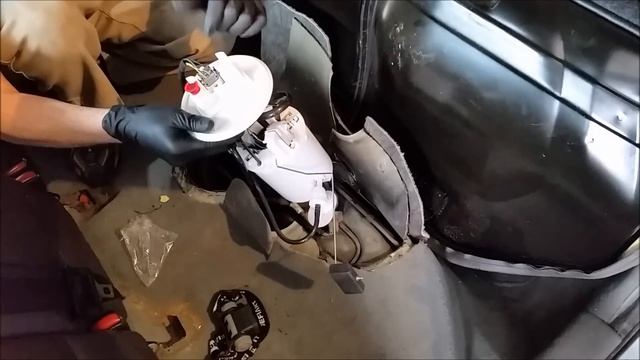 Saab 9-3 Fuel Pump Replacement смотреть онлайн