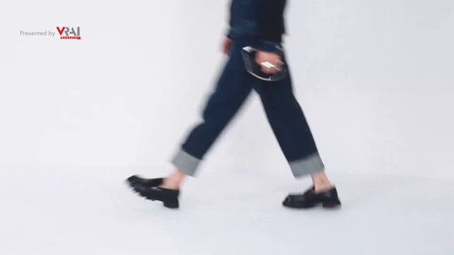 Alexander McQueen Pre-Autumn/Winter 2021 Women's Collection | VRAI Magazine смотреть онлайн