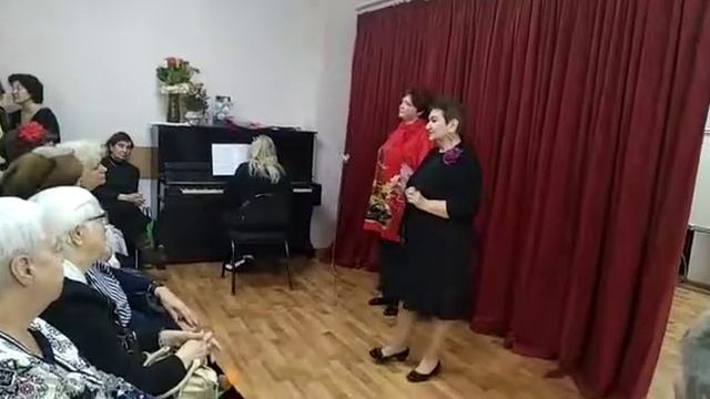 Люсик Давтян читает стихи на французском, фортепиано - Елена Леменкова. смотреть онлайн
