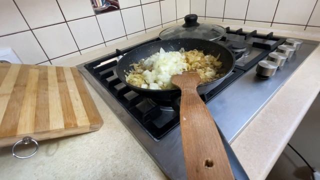 ВАРЕНИКИ С КАПУСТОЙ, самый простой рецепт теста и начинки смотреть онлайн