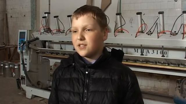 Школьники школы № 2 побывали на экскурсии мебельного предприятия. Апрель 2013 год. смотреть онлайн