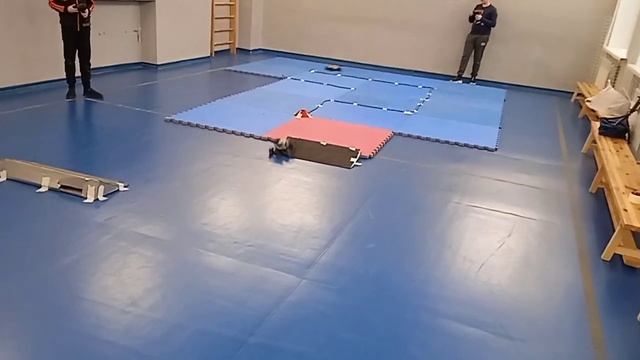 Школота в спортзале. Готовимся к соревнованиям. смотреть онлайн